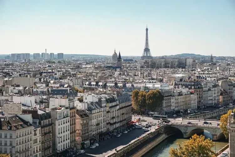 Décryptage de la nouvelle réglementation CSRD  vers une entreprise plus durable 